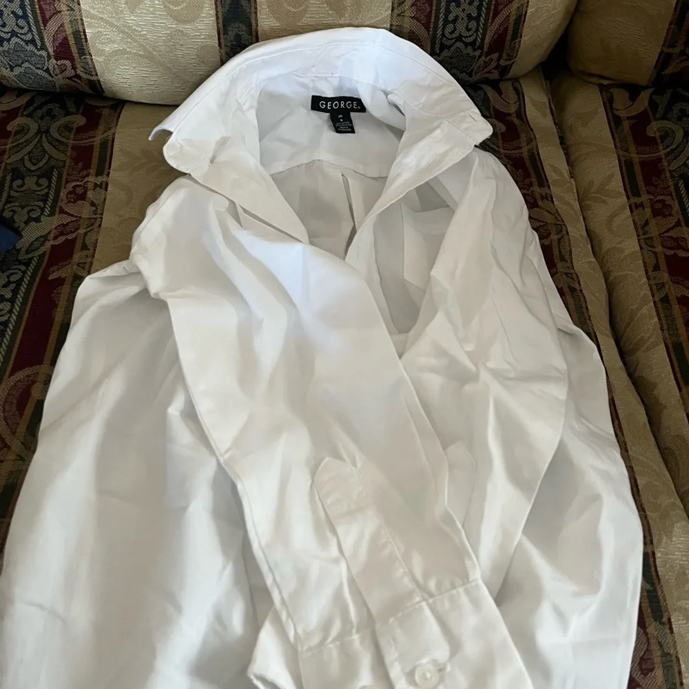 Boys Ralph Lauren navy blue suit.  With dress shirt.  Size 10r - Picture 10 of 17